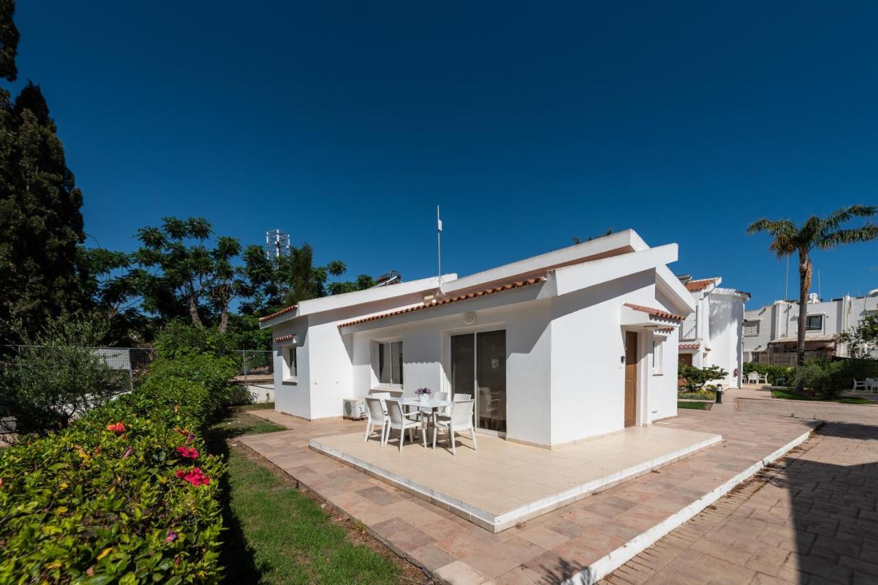 Fig Tree Z Holiday Resort Paralimni Exterior photo