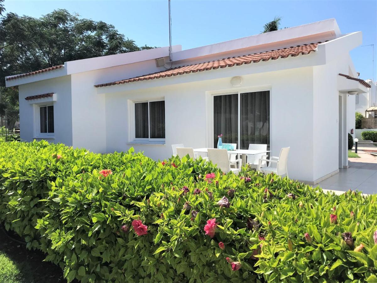 Fig Tree Z Holiday Resort Paralimni Exterior photo